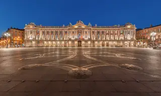 Toulouse Capitole Night Wikimedia Commons.jpg